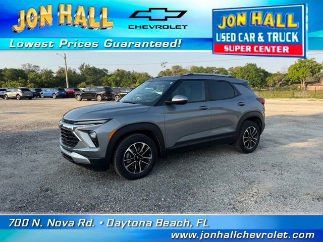 Used 2025 Chevrolet TrailBlazer LT w/ LT Cold Weather Package image 2