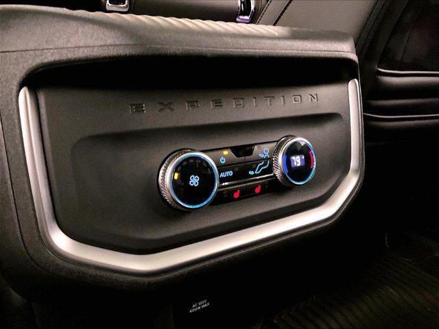 Used 2025 Ford Expedition Tremor AWD/4WD image 33