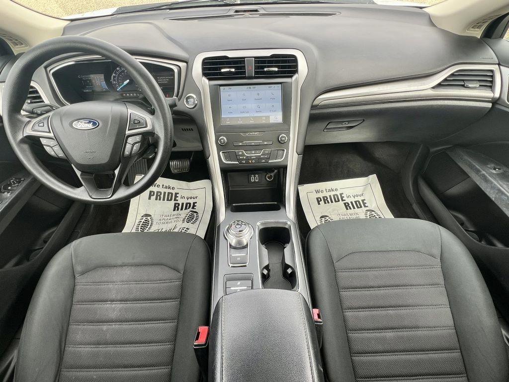 Used 2020 Ford Fusion SE image 7