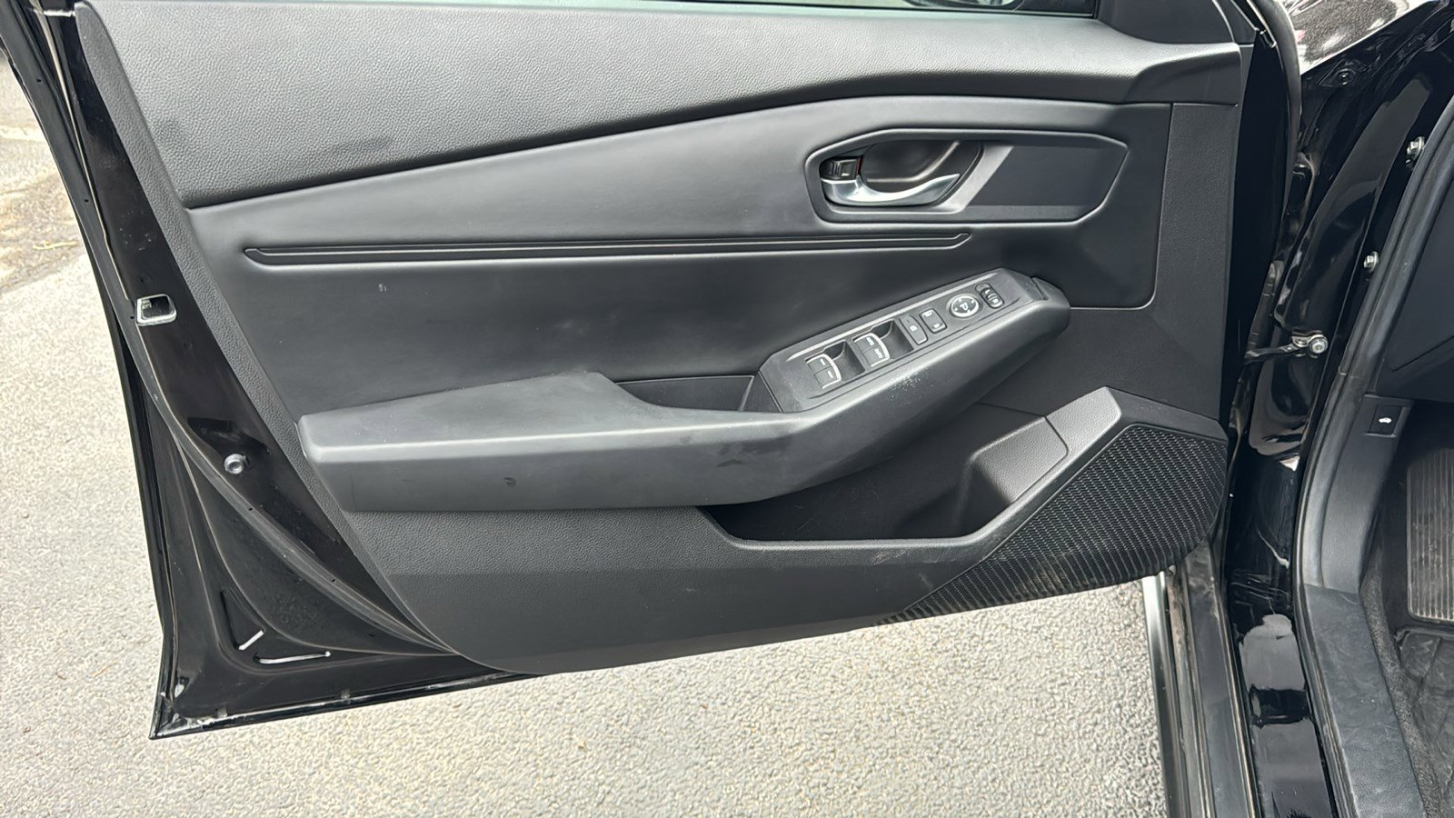 Used 2025 Honda Accord SE image 11