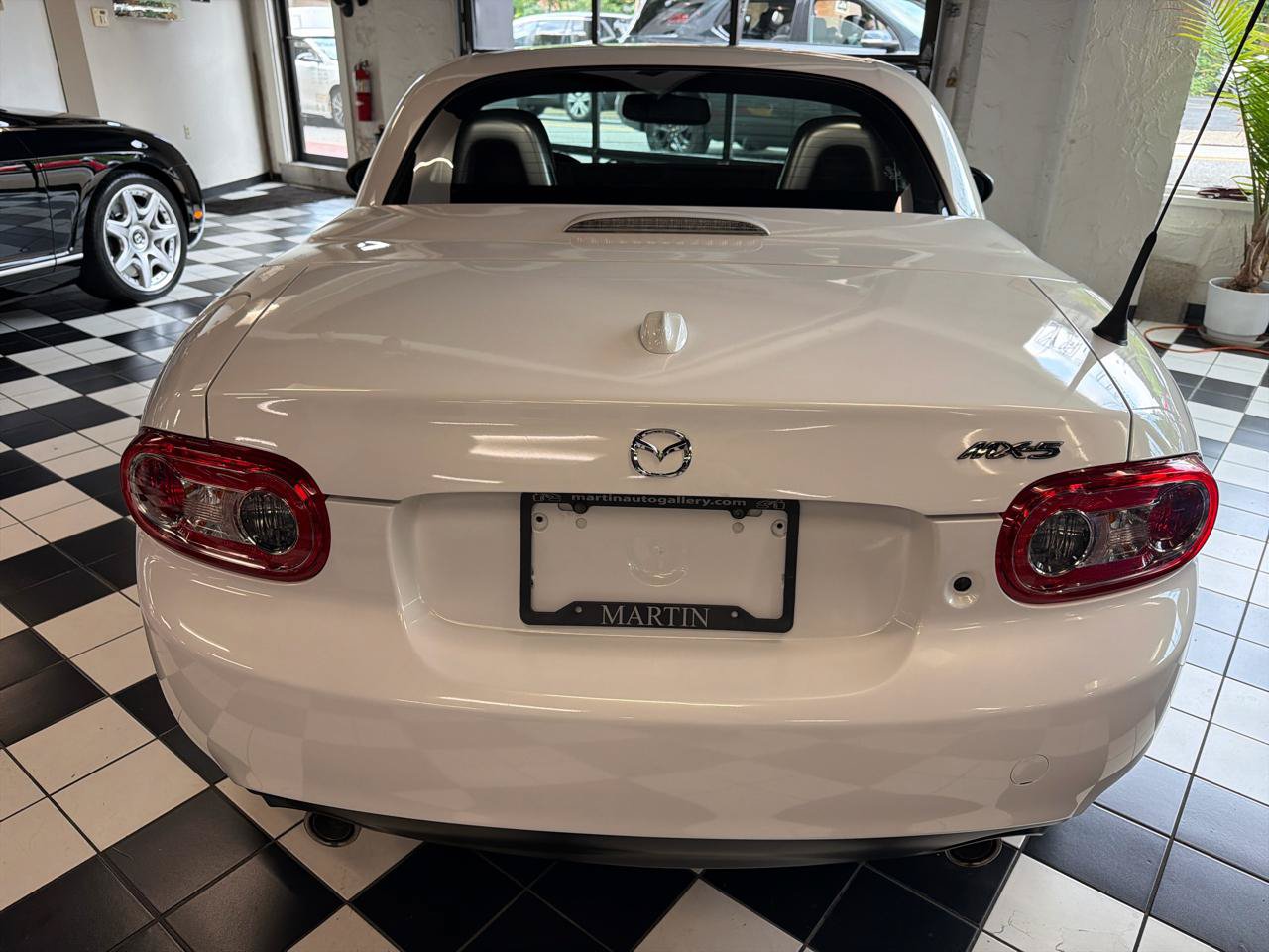 Used 2012 MAZDA MX-5 Miata Grand Touring w/ Premium Pkg RWD image 5