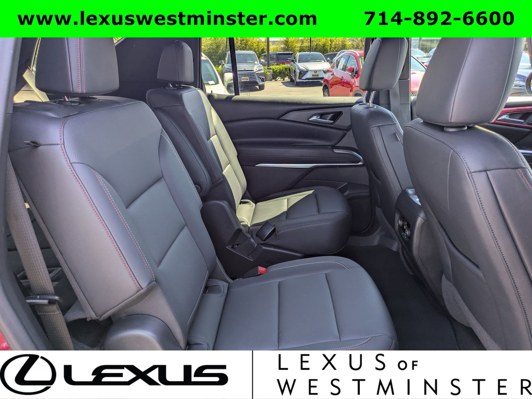 Used 2024 Chevrolet Traverse Z71 image 7