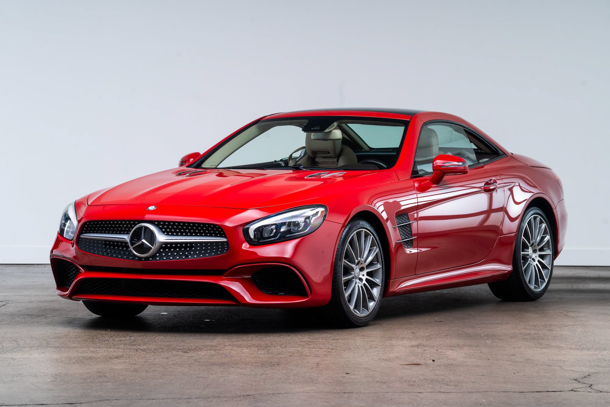 Used 2017 Mercedes-Benz SL 450 image 3