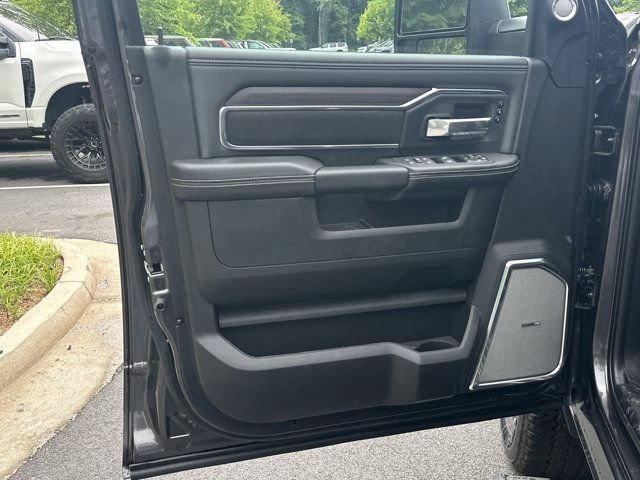 New 2026 RAM 2500 Laramie AWD/4WD image 10