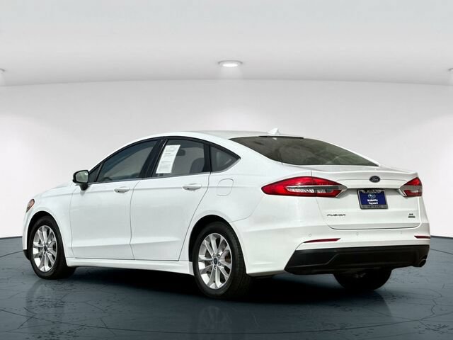Used 2020 Ford Fusion SE FWD image 4
