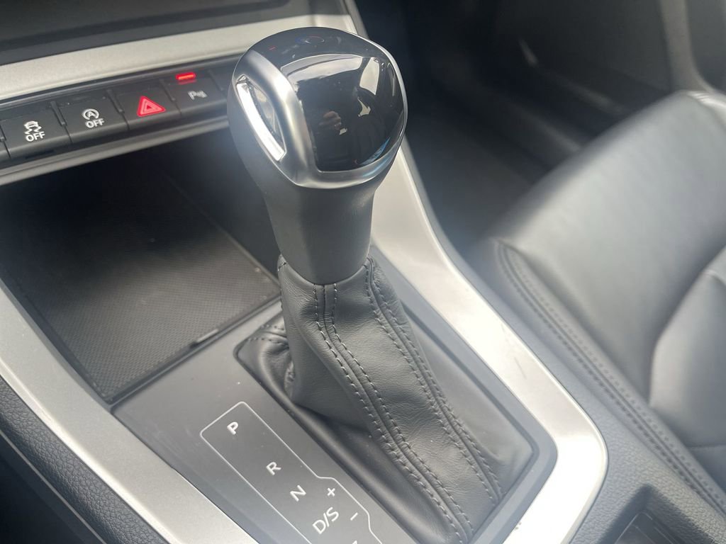 Used 2025 Audi Q3 2.0T Premium image 32