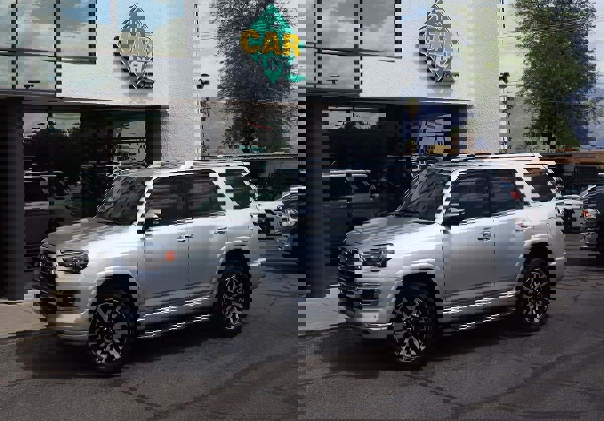 Used 2022 Toyota 4Runner Limited AWD/4WD image 3