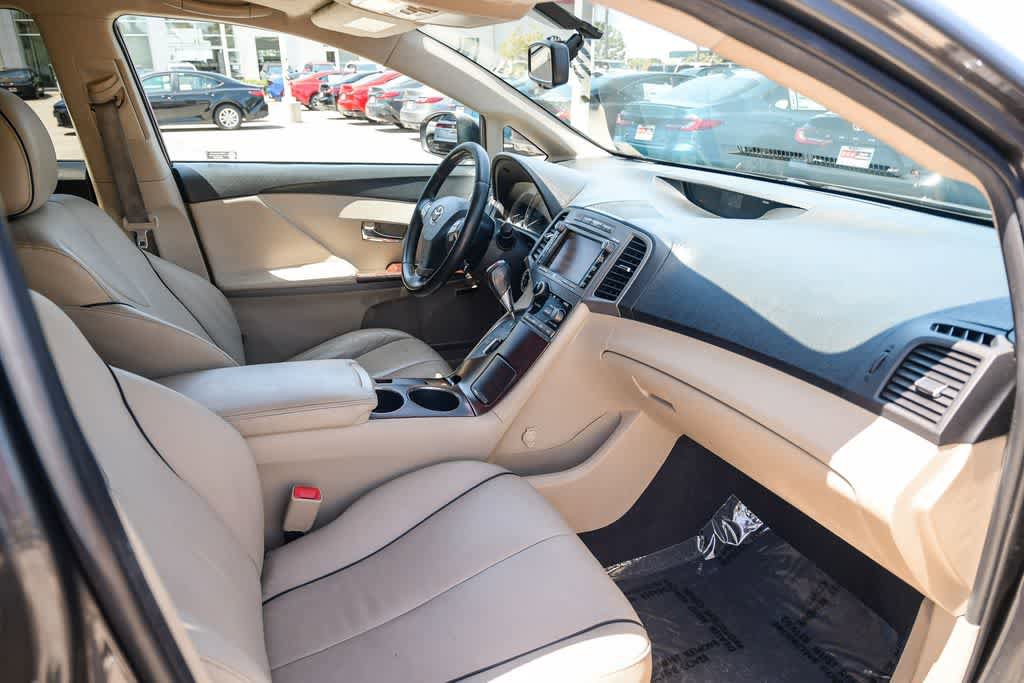 Used 2010 Toyota Venza FWD image 15