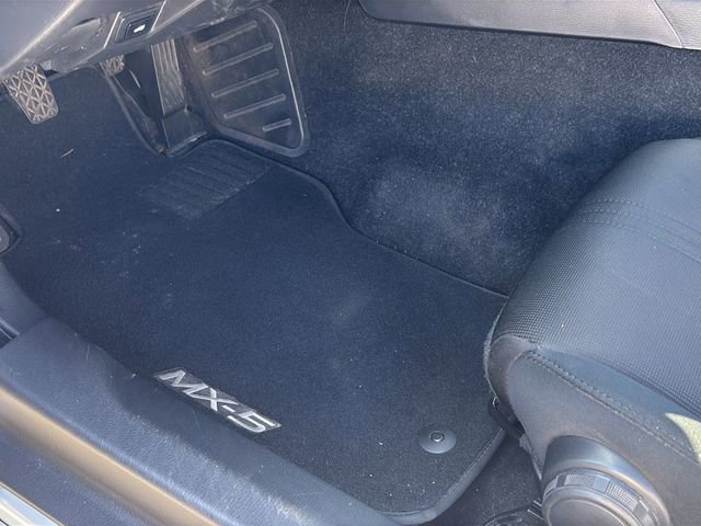 Used 2019 MAZDA MX-5 Miata Sport w/ I-ACTIVSENSE Sport Package image 14