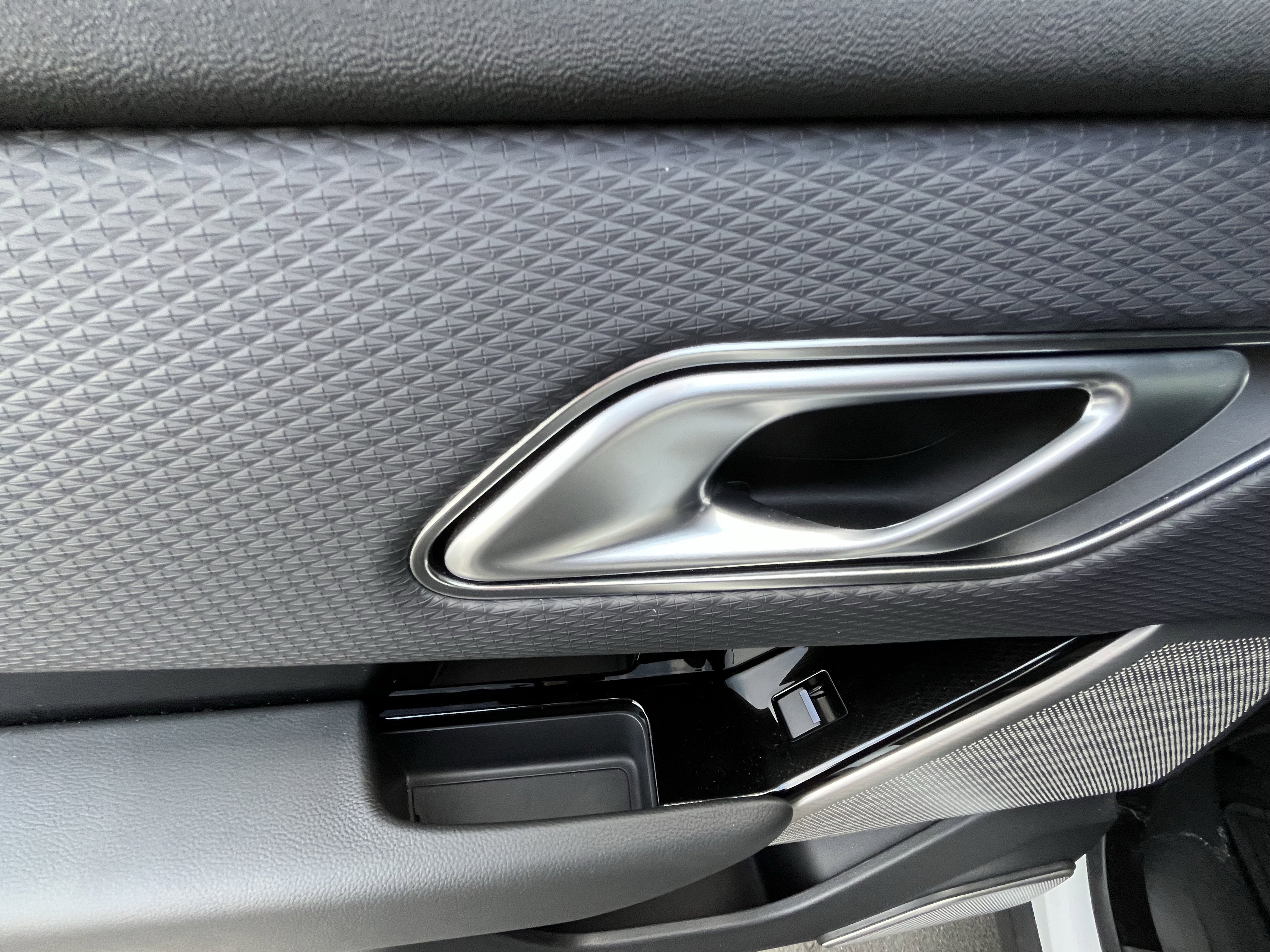 Certified 2021 Land Rover Range Rover Velar S image 29