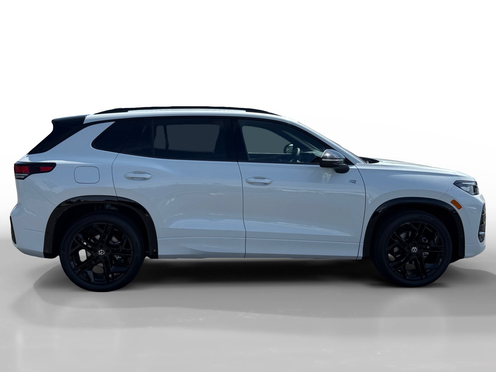 New 2026 Volkswagen Tiguan SE R-Line FWD image 6