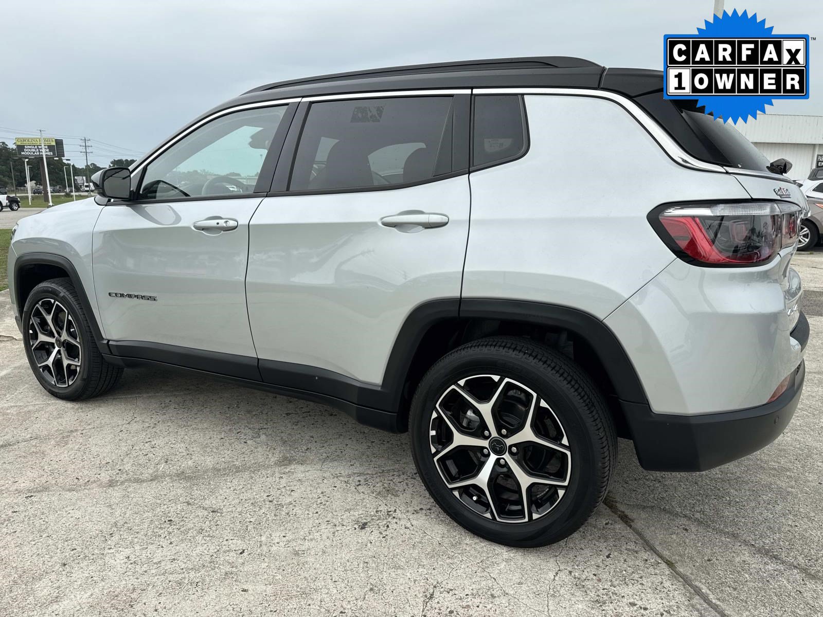 Used 2025 Jeep Compass Limited AWD/4WD image 6