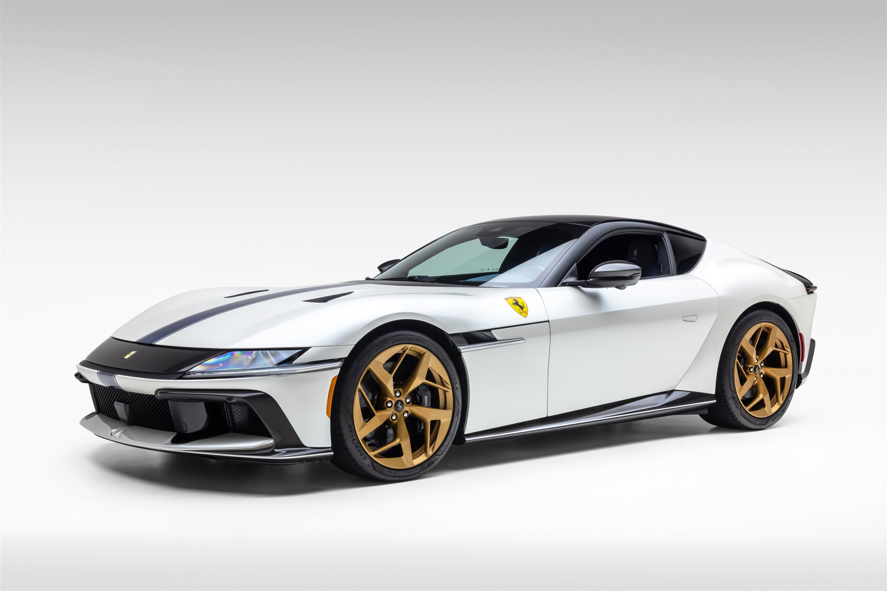 Used 2025 Ferrari 12Cilindri RWD image 2