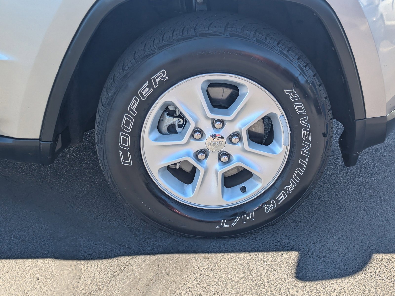 Used 2015 Jeep Grand Cherokee Laredo w/ Quick Order Package 23E image 9