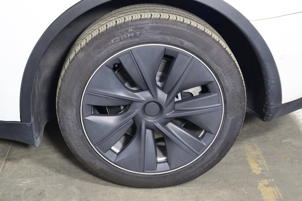 Used 2022 Tesla Model Y Long Range AWD/4WD image 42