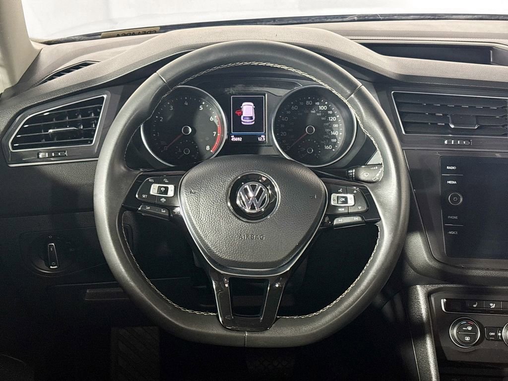 Used 2021 Volkswagen Tiguan SE image 13