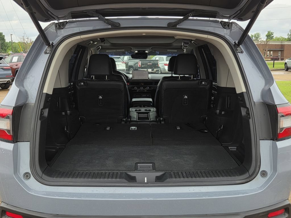 Certified 2025 Honda Pilot Touring image 28