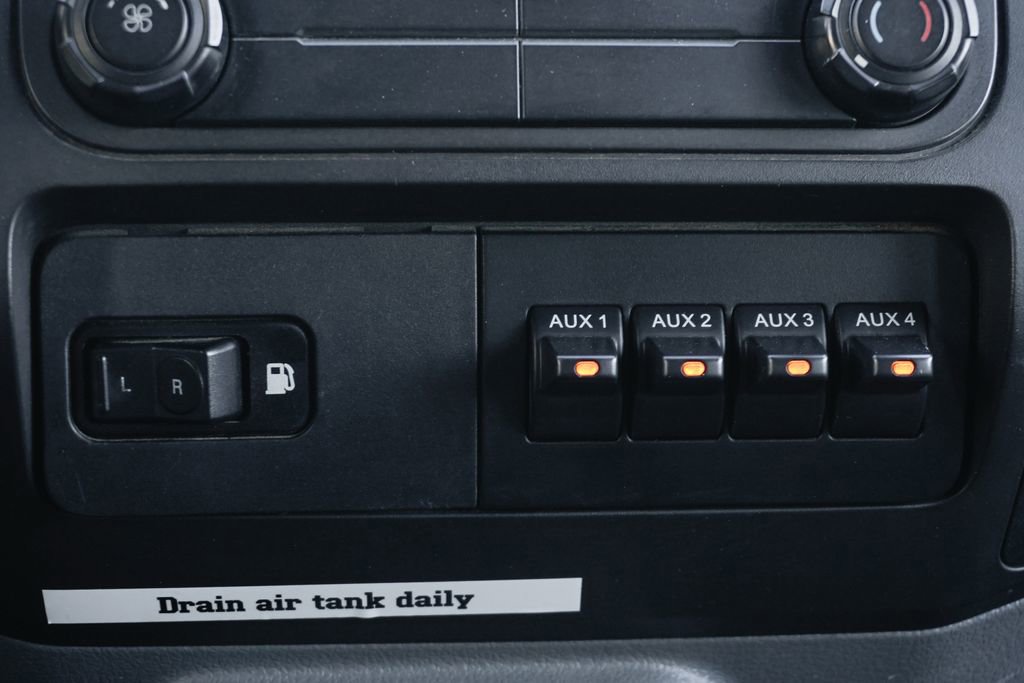 Used 2016 Ford F650 2WD Crew Cab Super Duty image 38