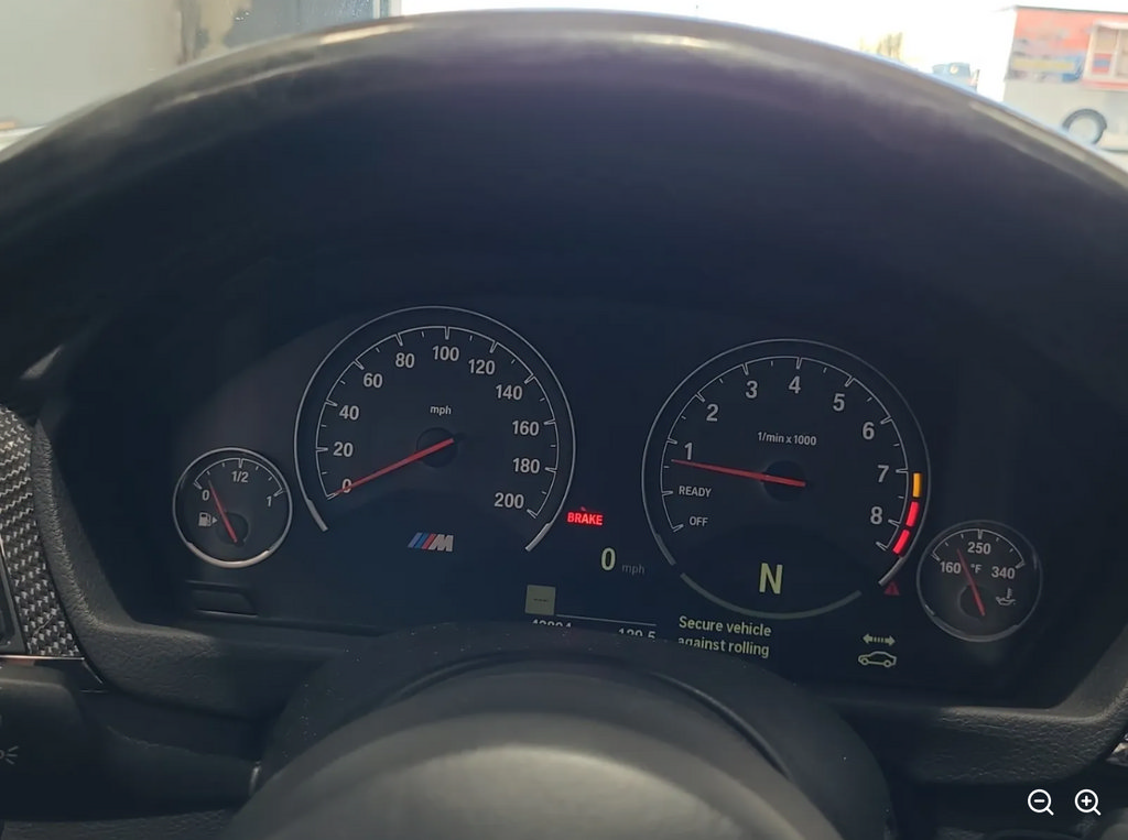 Used 2015 BMW M4 Coupe w/ Executive Package RWD image 11