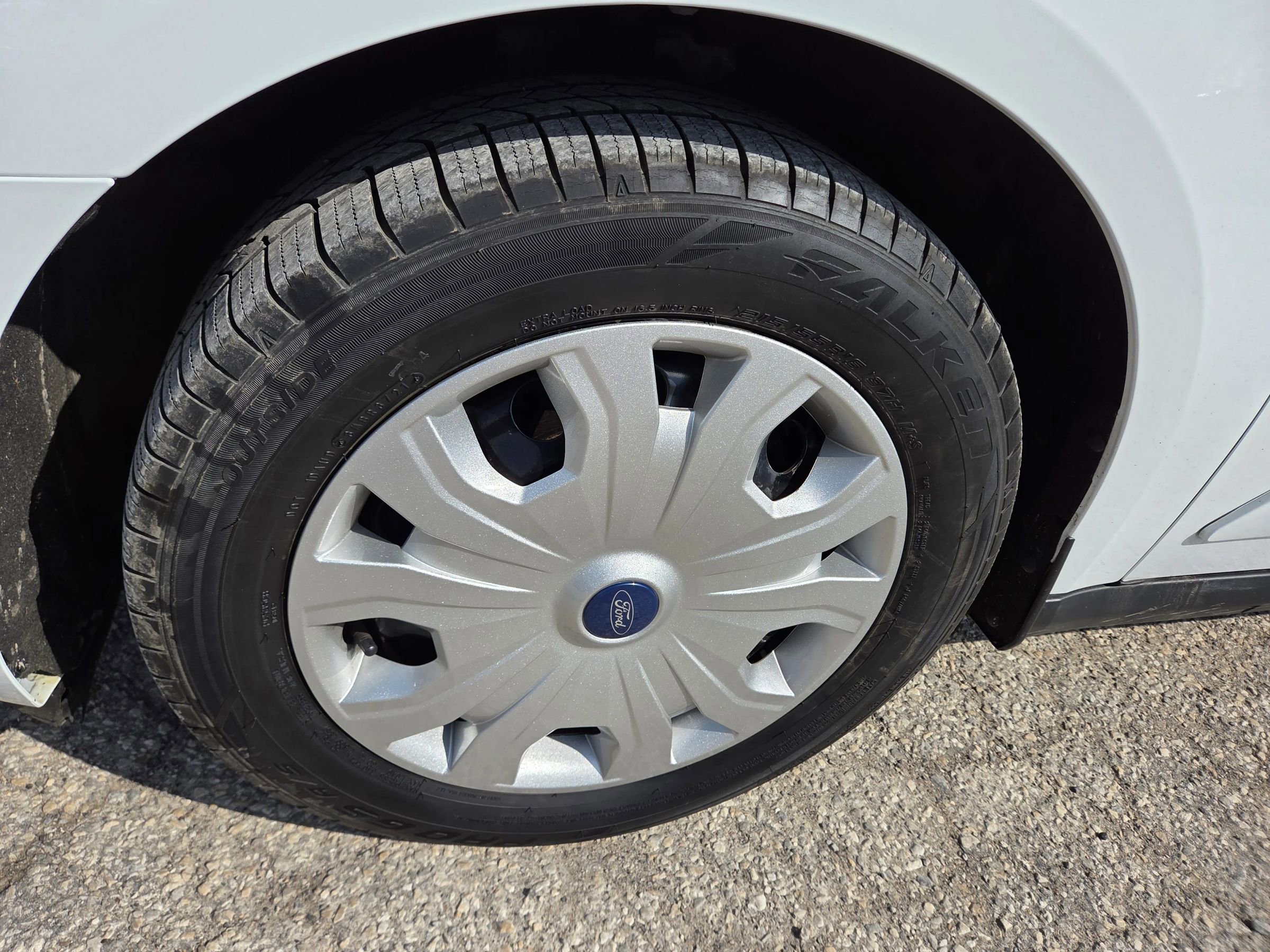 Used 2019 Ford Transit Connect XLT image 8