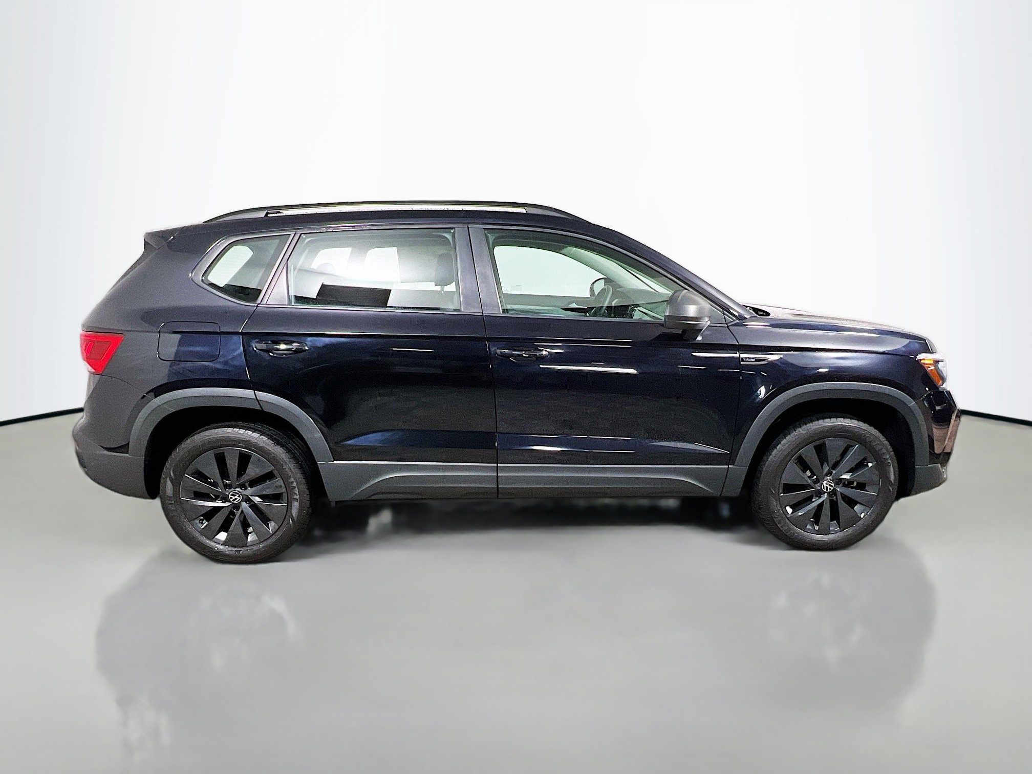 Used 2024 Volkswagen Taos S FWD image 3