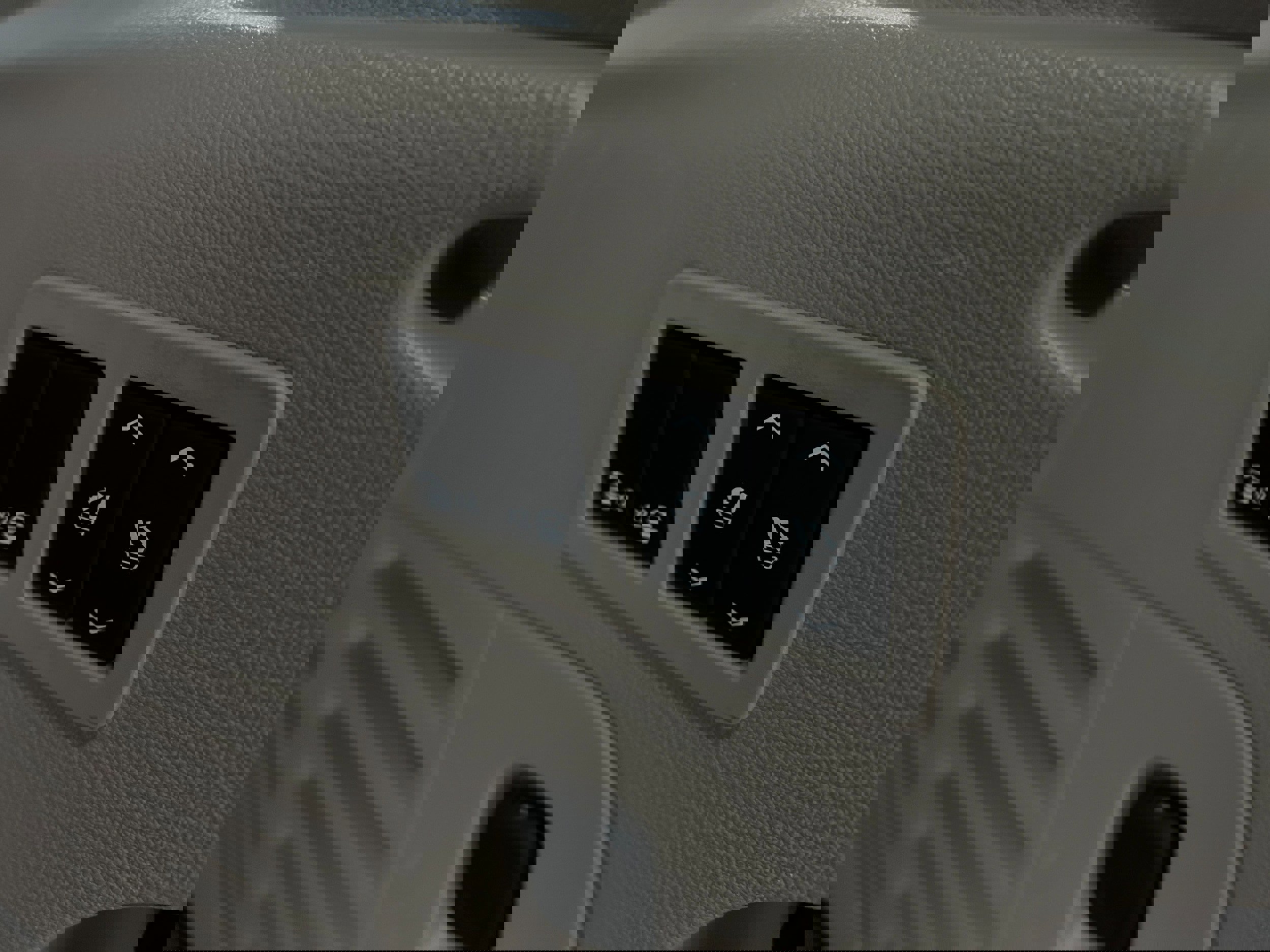 Used 2017 GMC Yukon XL Denali image 38