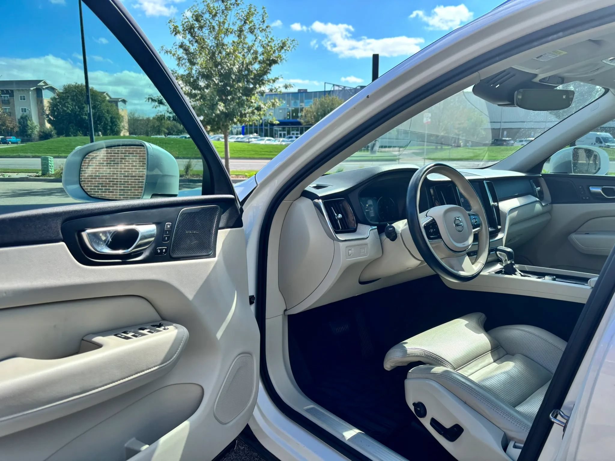 Used 2021 Volvo XC60 T5 Inscription w/ Advanced Package FWD image 18