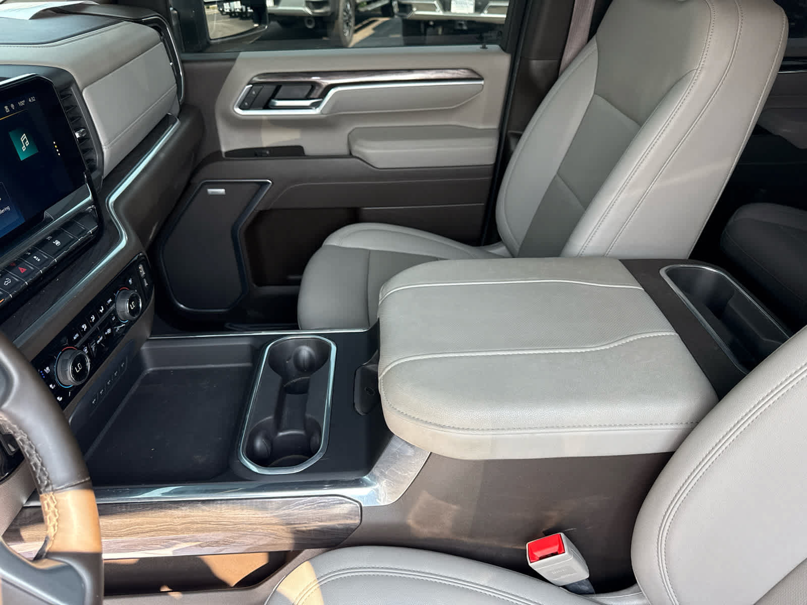Certified 2025 Chevrolet Silverado 3500 LTZ w/ LTZ Premium Package AWD/4WD image 21