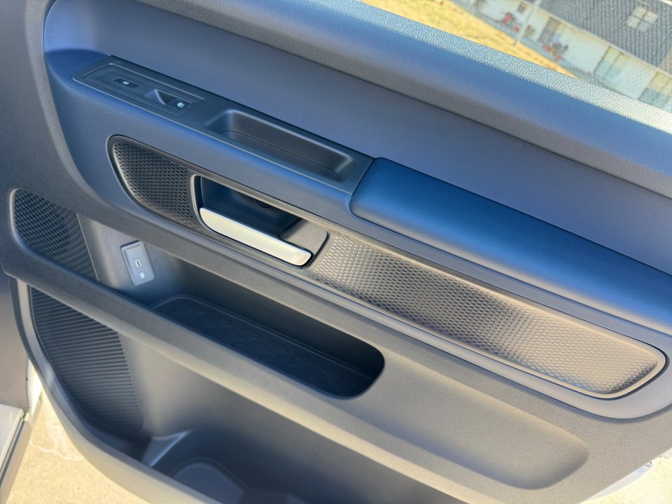 New 2025 Volkswagen ID. Buzz Pro S image 23