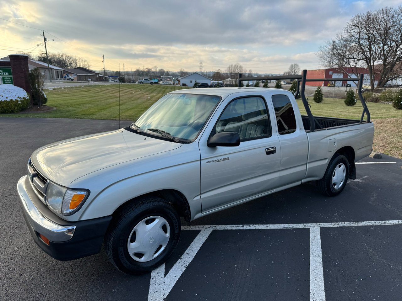 Used 2000 Toyota Tacoma 2WD Xtracab image 3