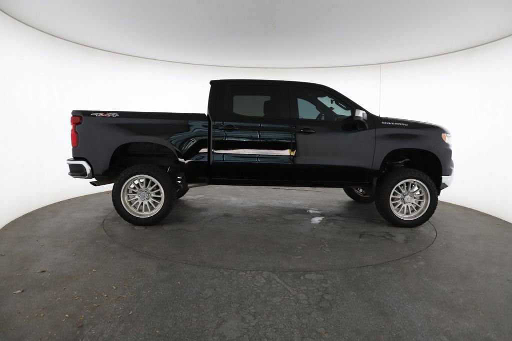 Used 2024 Chevrolet Silverado 1500 LT image 14