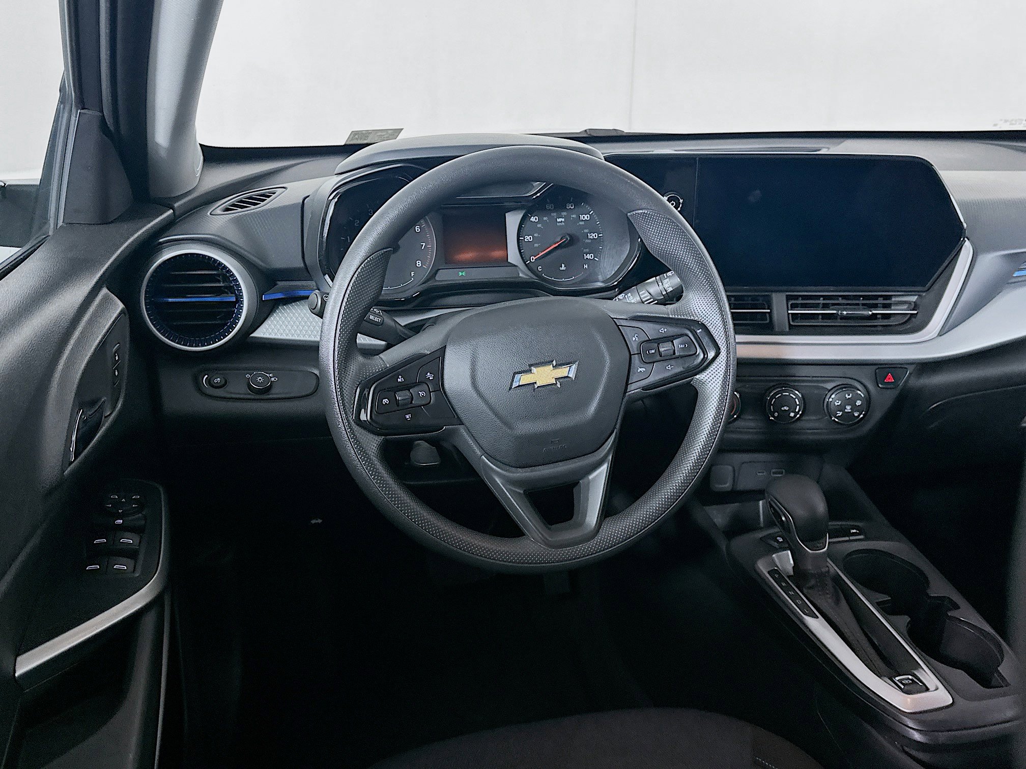 Used 2024 Chevrolet Trax LS FWD image 17