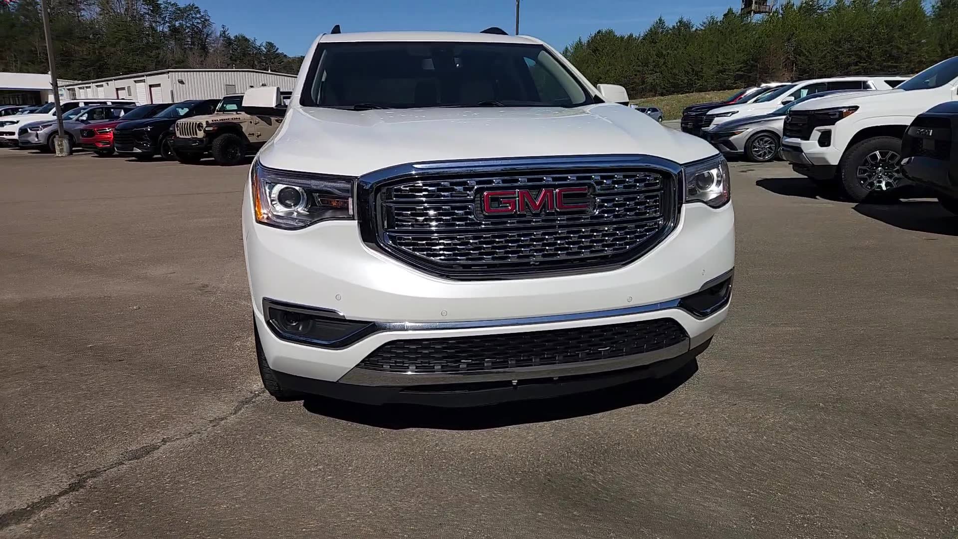Used 2019 GMC Acadia Denali image 17
