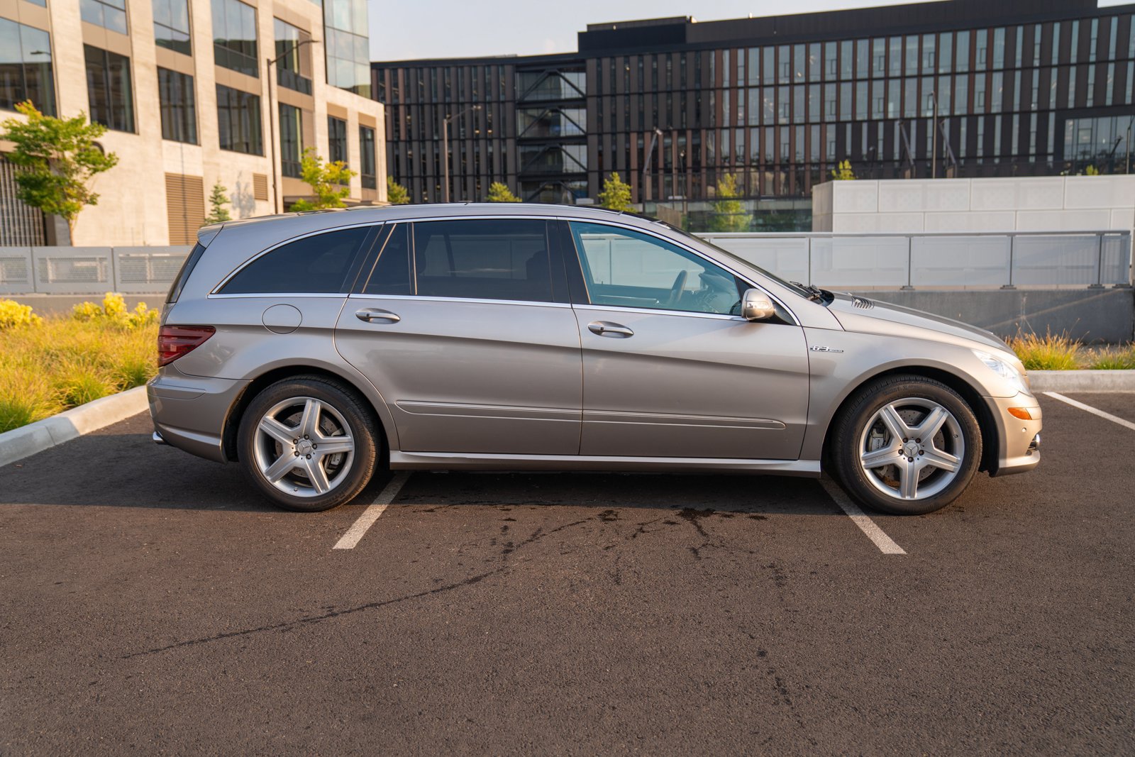 Used 2007 Mercedes-Benz R 63 AMG 4MATIC image 8