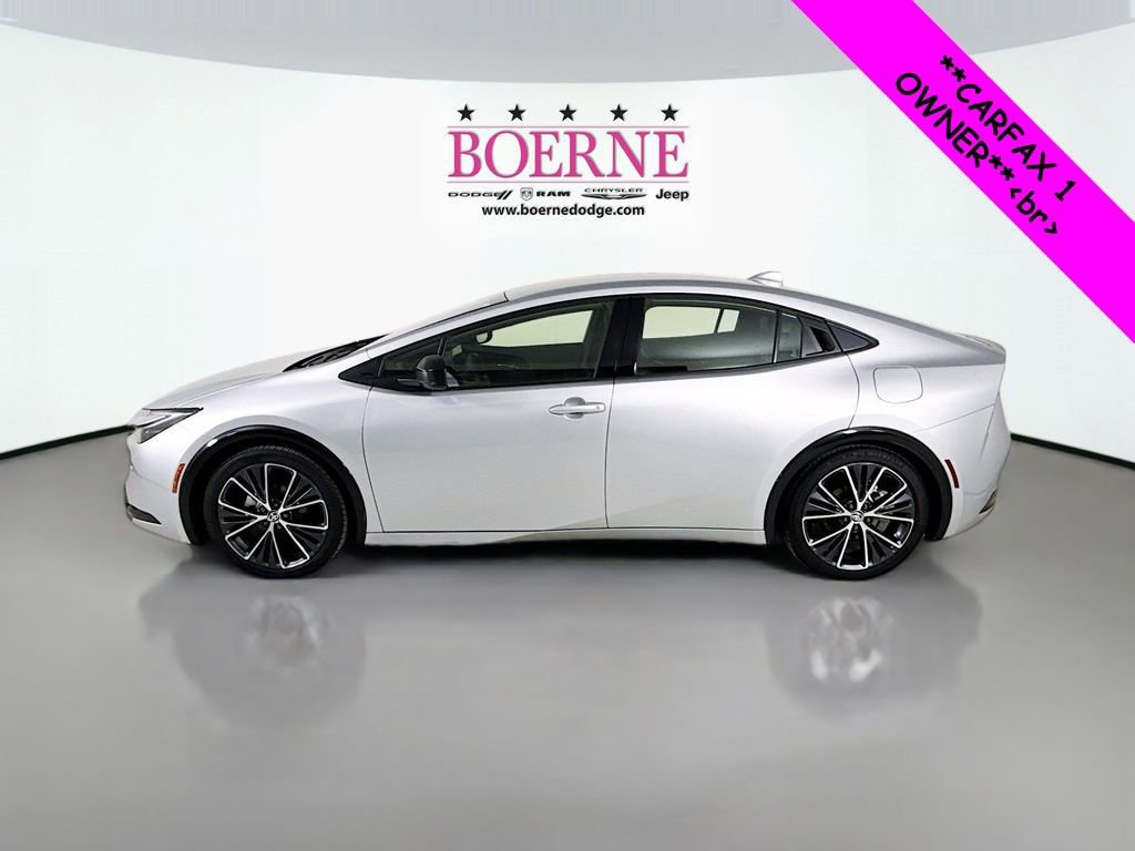 Used 2025 Toyota Prius XLE image 4