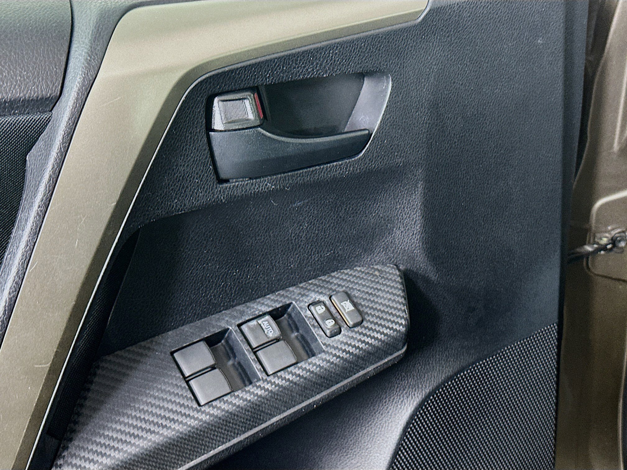 Used 2013 Toyota RAV4 XLE image 15