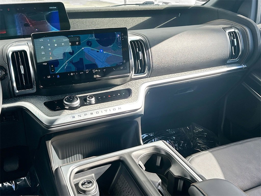 Used 2025 Ford Expedition Tremor image 25