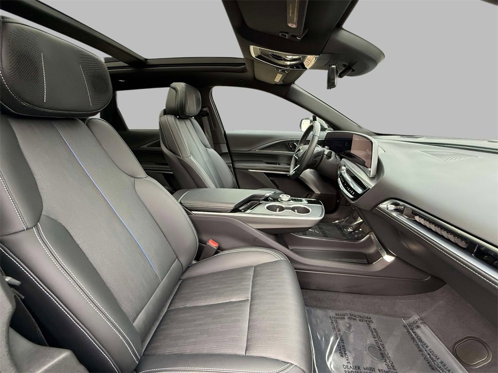 Used 2025 Cadillac Lyriq Luxury w/ LPO, Floor Liner Package image 14