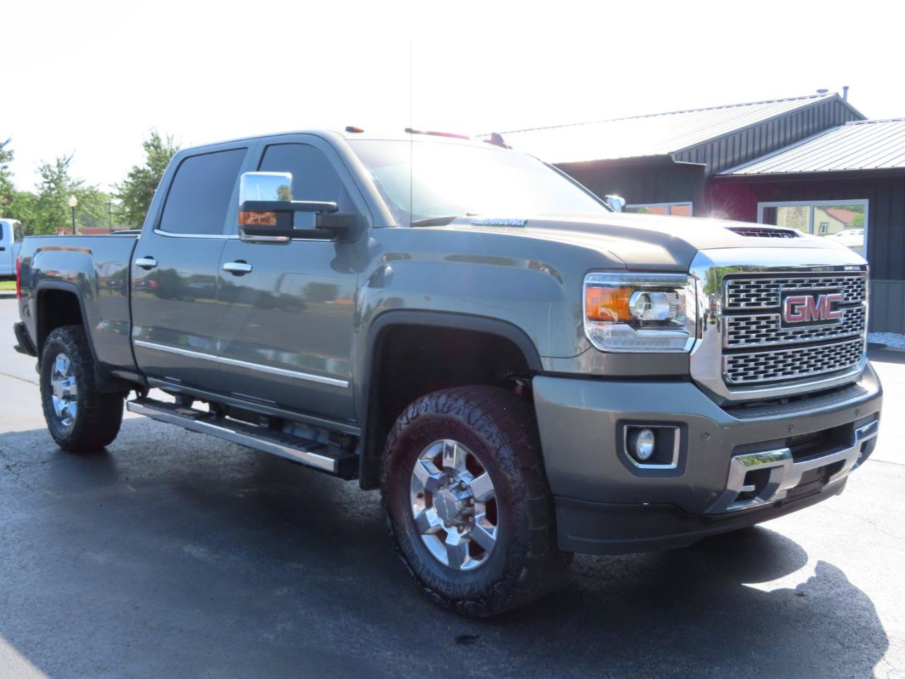 Used 2018 GMC Sierra 3500 Denali w/ Duramax Plus Package AWD/4WD image 8