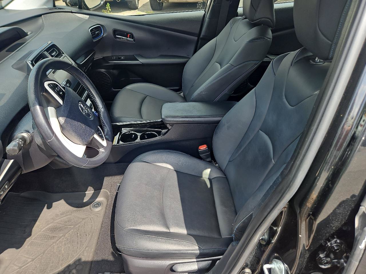 Used 2017 Toyota Prius Three Touring FWD image 11