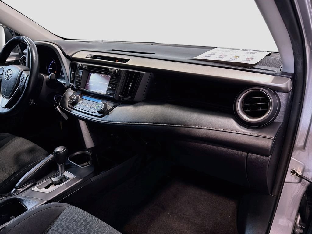 Used 2017 Toyota RAV4 XLE AWD/4WD image 22