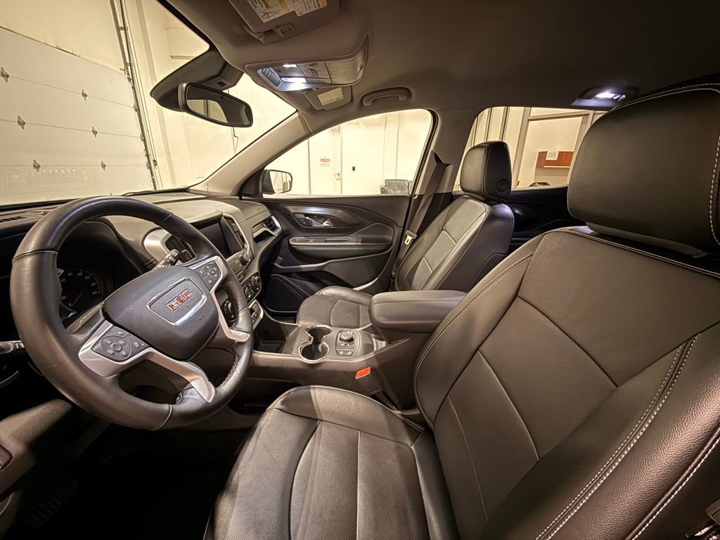 Used 2024 GMC Terrain SLT image 15