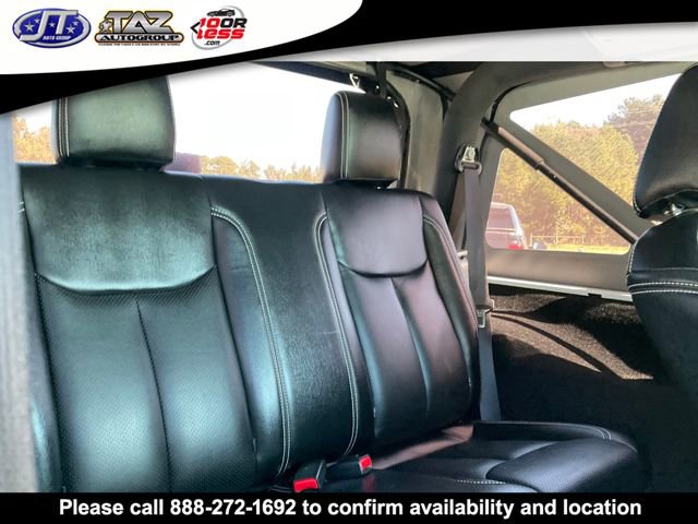 Used 2017 Jeep Wrangler Sahara w/ Connectivity Group AWD/4WD image 12