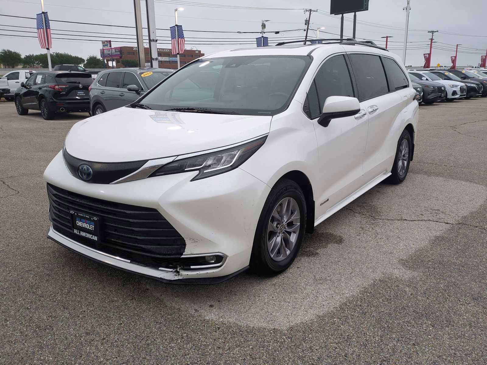 Used 2021 Toyota Sienna XLE FWD image 4
