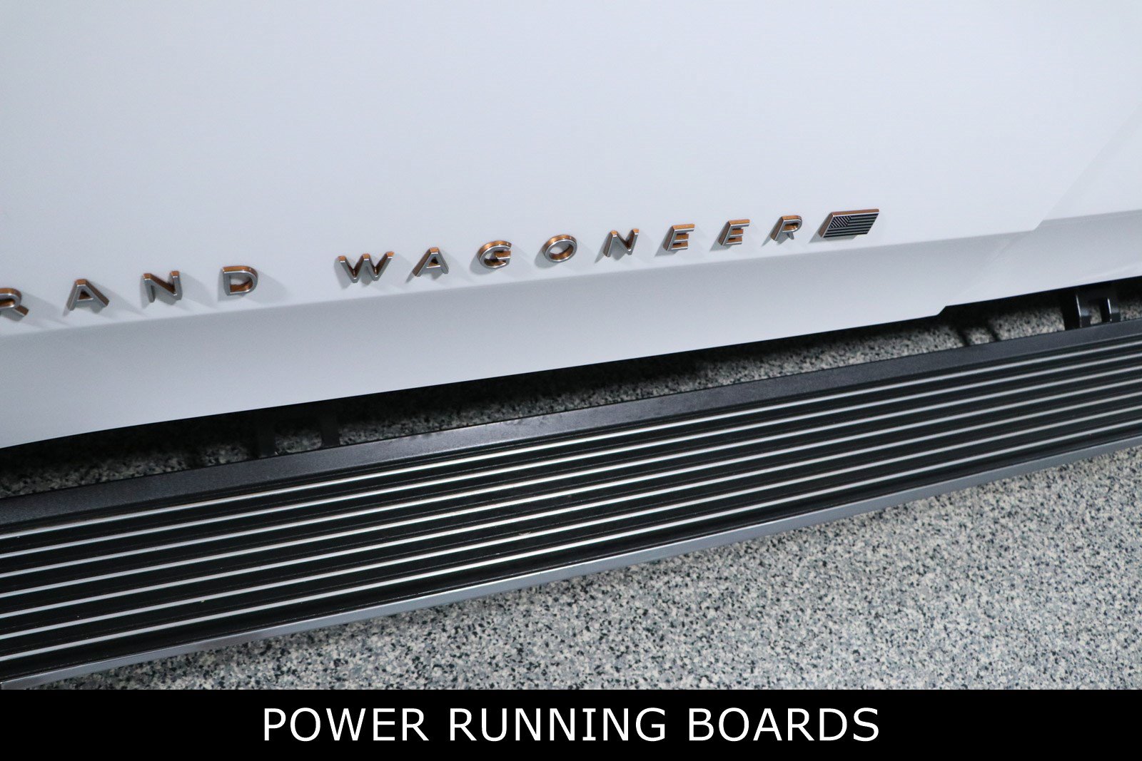 Used 2022 Jeep Grand Wagoneer Series III w/ HD Trailer Tow Package AWD/4WD image 12