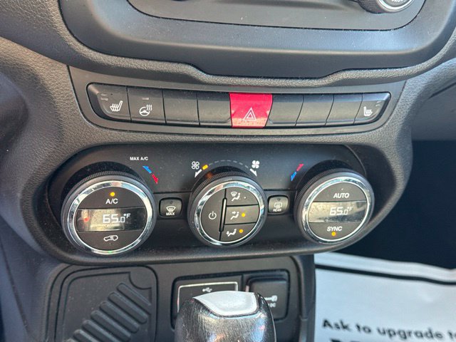Used 2016 Jeep Renegade Limited FWD image 13