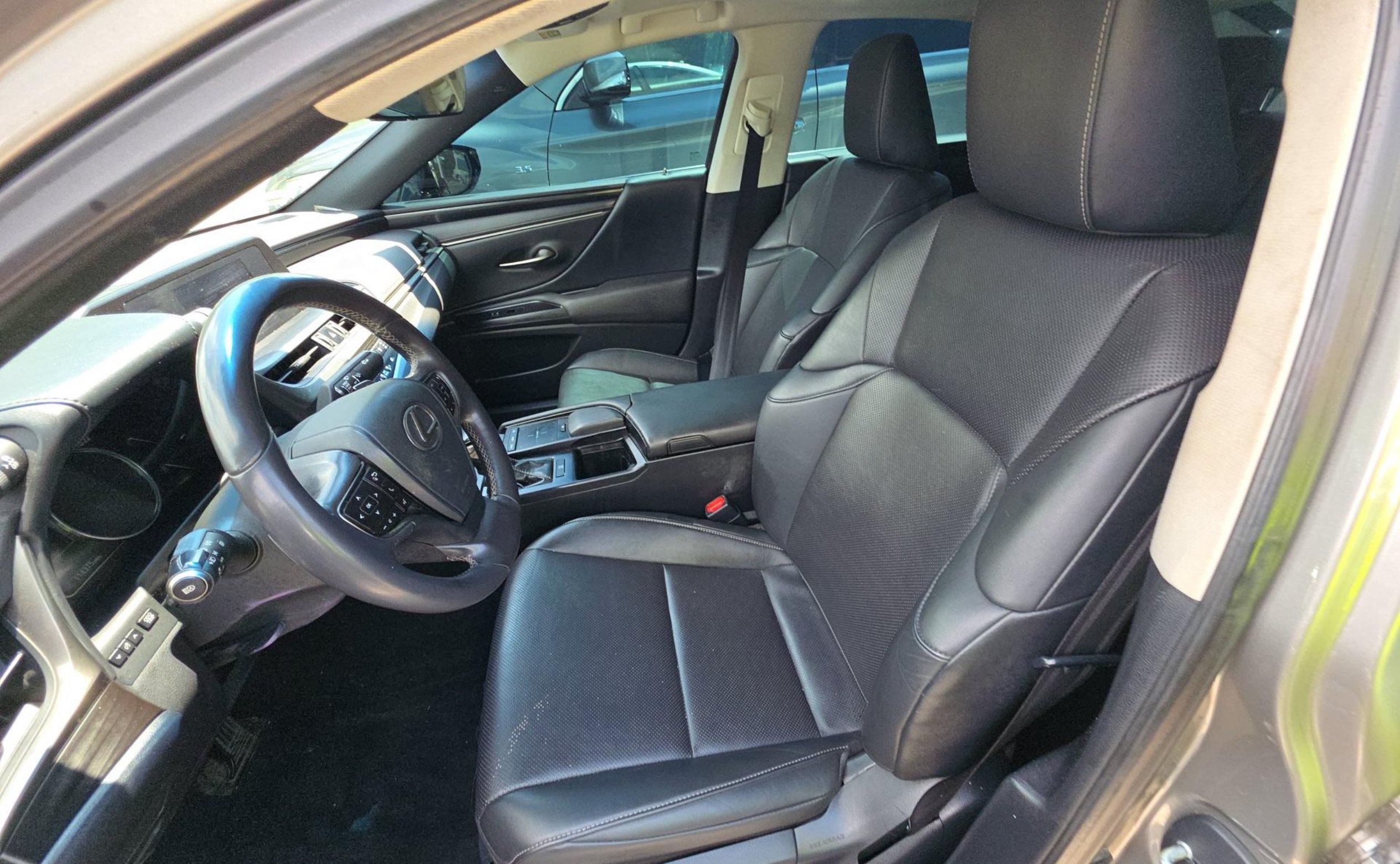 Used 2019 Lexus ES 350 w/ Accessory Package FWD image 6