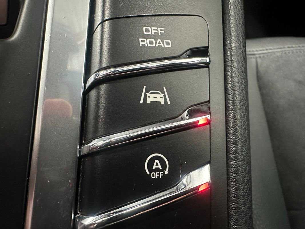 Used 2017 Porsche Macan image 23