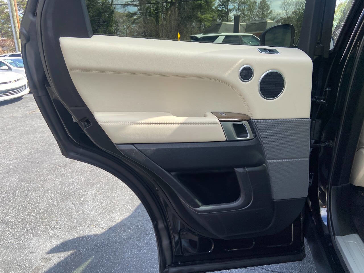 Used 2017 Land Rover Range Rover Sport HSE image 23