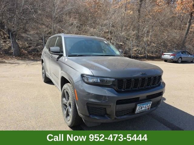 Used 2022 Jeep Grand Cherokee L Laredo image 1